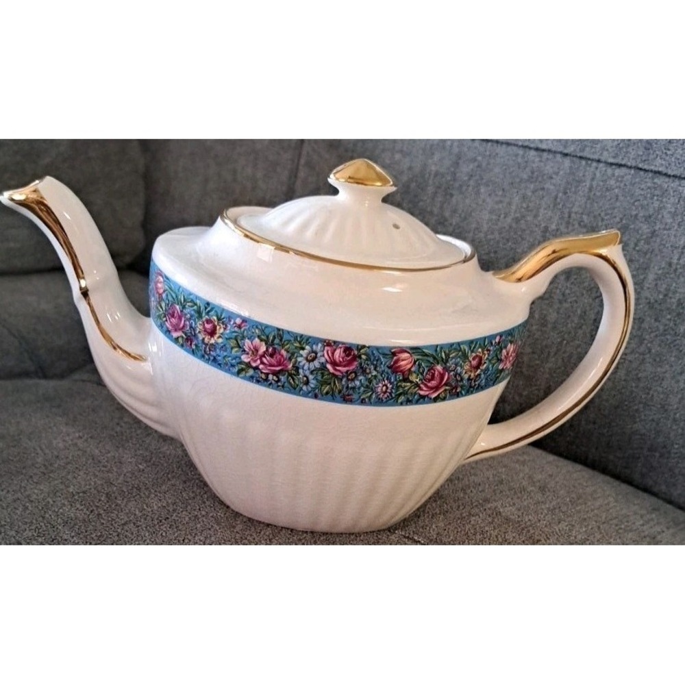 Vtg Rare Gibson Staffordshire Ribbed Floral Teapot White Porcelain‎ Gold Trim